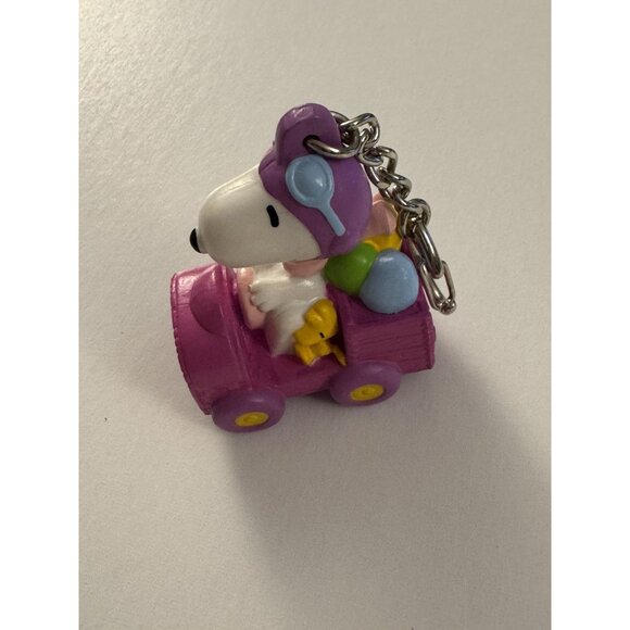 Peanuts Snoopy Cute Easter Car Eggs Figure PVC Key Chain Keychain Plastic MM7 - Picture 1 of 2